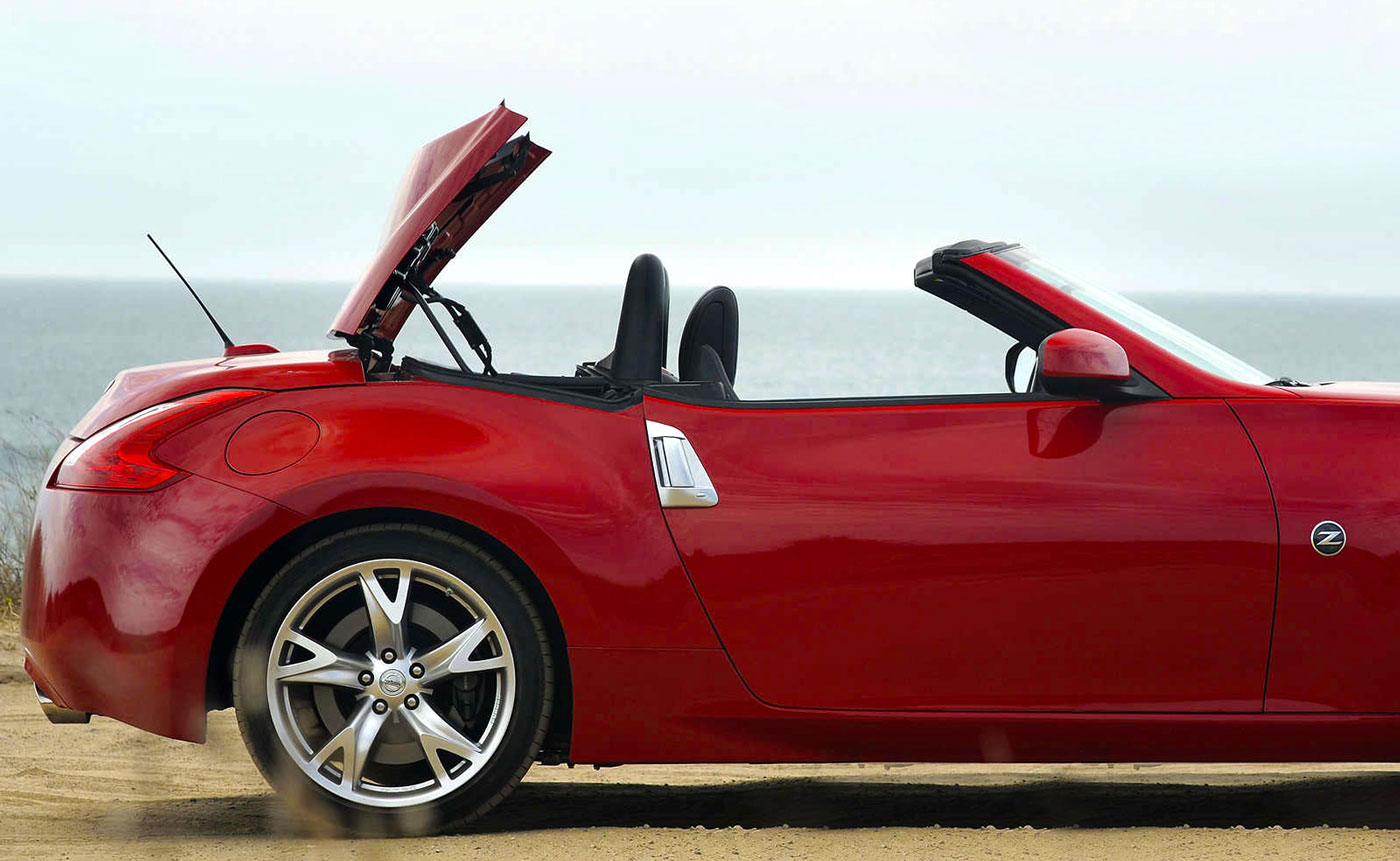 Repairing the Nissan 370Z roadster's roof - a comprehensive DIY guide